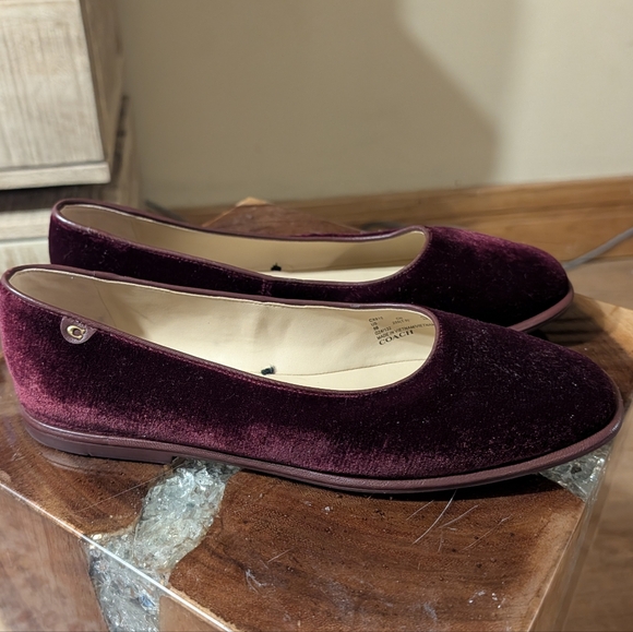 Coach Emilia Velvet Flats sz 9 in Rich Burgundy - Picture 8 of 13